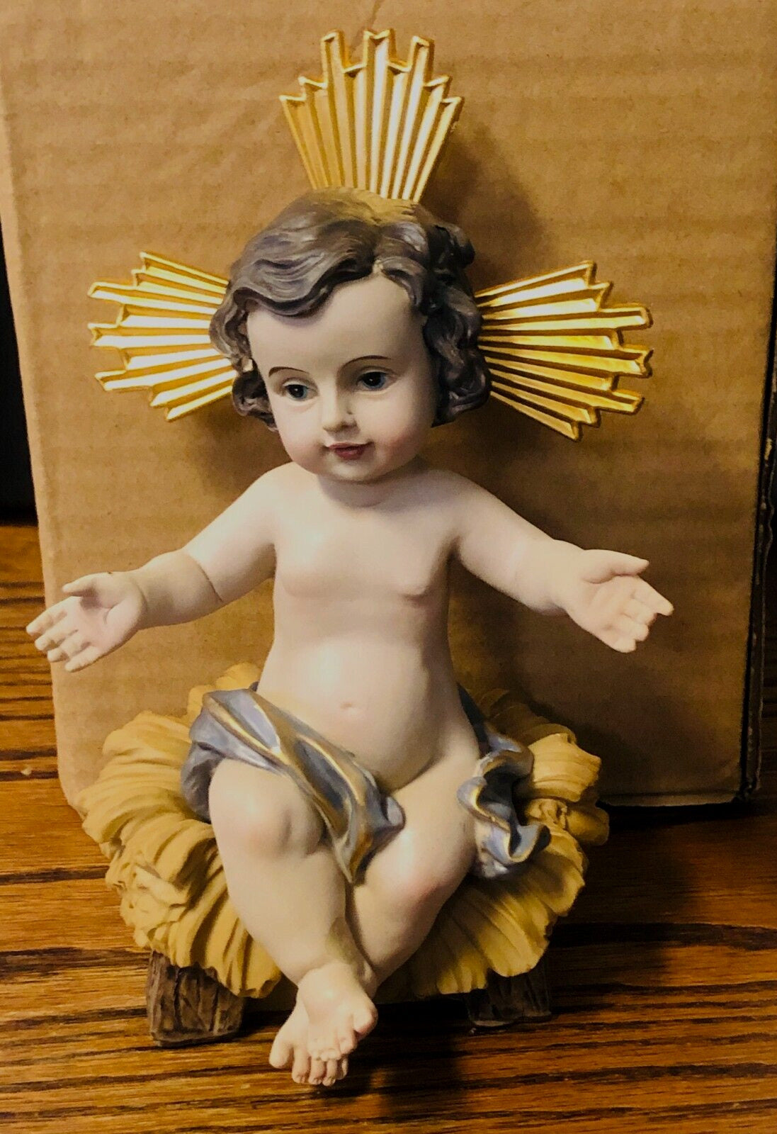 Infant Jesus Sitting in the Manger, 7 , New